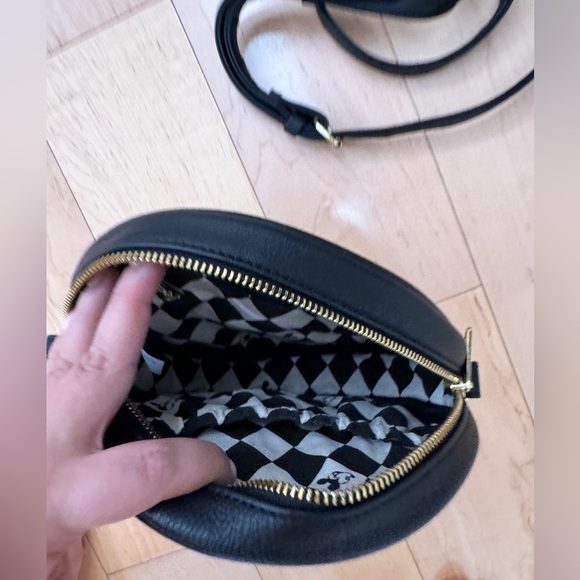 NEW Loungefly Disney Mickey Mouse & Minnie Mouse
Cake Crossbody Bag - Picture 8 of 12